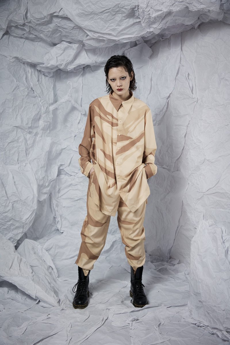 INF 22SS 2D卡其印花经典衬衫 - 女装衬衫 - 聚酯纤维 卡其色