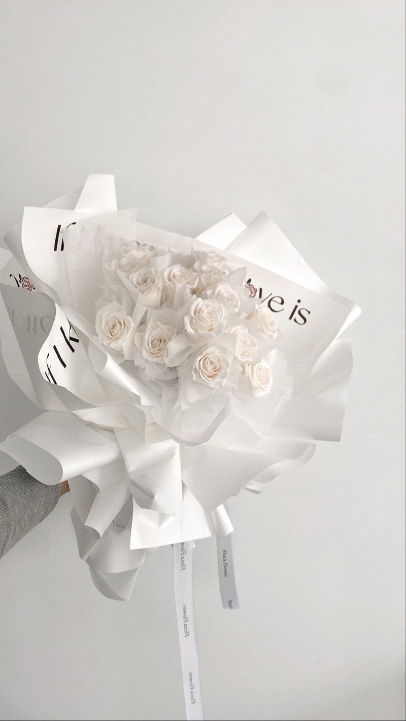Flora Flower永生玫瑰花束-白文字风仙女款 - 干燥花/捧花 - 植物．花 白色