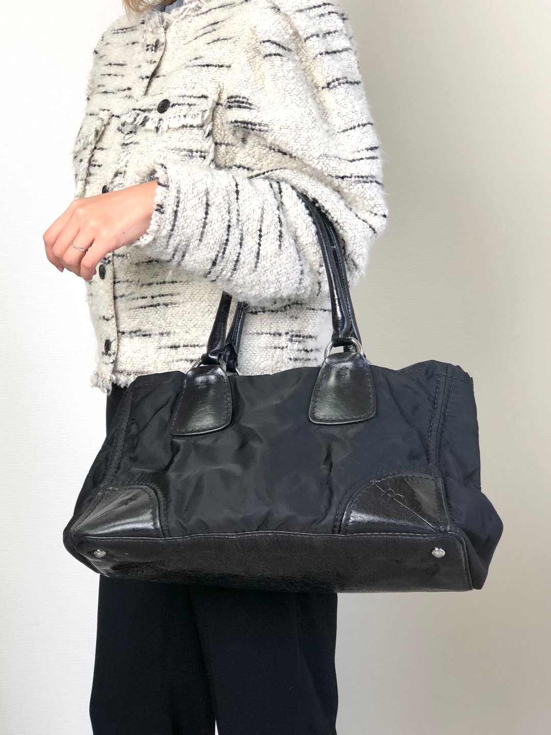 【日本直送 名牌中古包】PRADA 普拉达 托特包 黑色 三角标志 皮革 加工 vintage 古着 复古 wd67a4 - 手提包/手提袋 - 尼龙 黑色