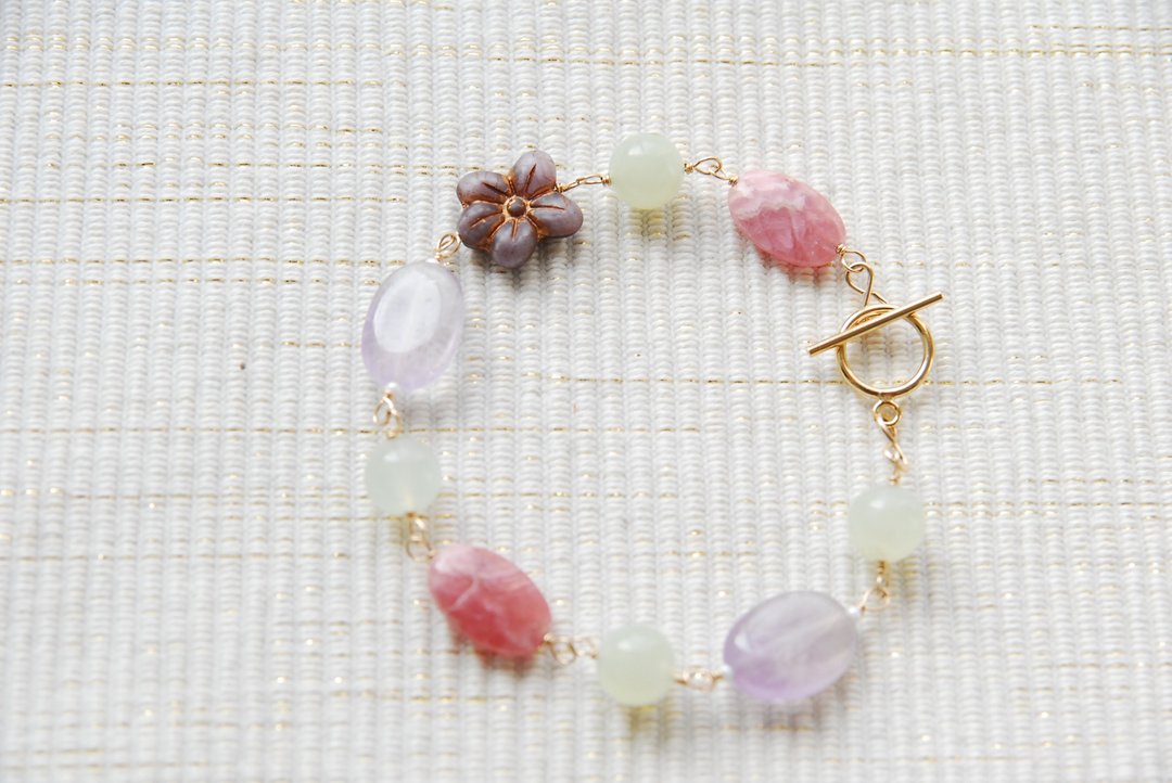 Spring colored stone bracelet Violet 14kgf - 手链/手环 - 半宝石 多色