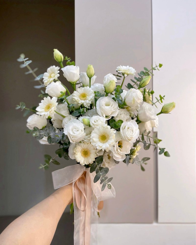 【鲜花】白绿色洋桔梗非洲菊美式鲜花捧花 - 其他 - 植物．花 白色