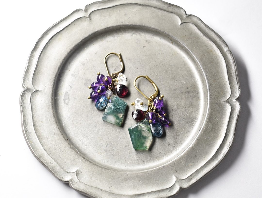 Moss agate and rugged, amethyst, kyanite, labradorite, herkimer diamond, garnet earrings - 耳环/耳夹 - 宝石 绿色