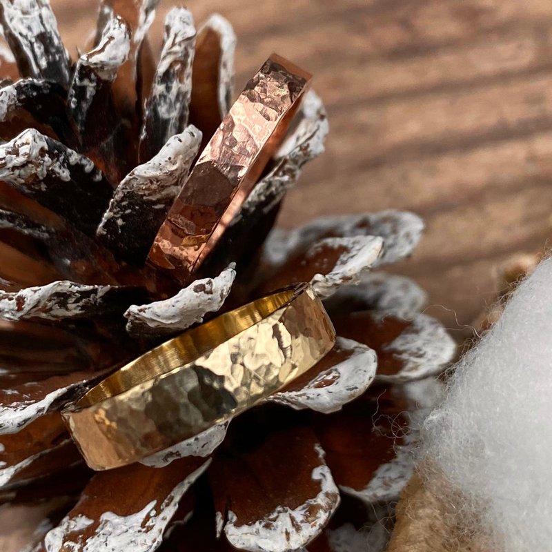 黄铜指环 Brass Ring - 锤铸纹戒 - 戒指 - 铜/黄铜 金色