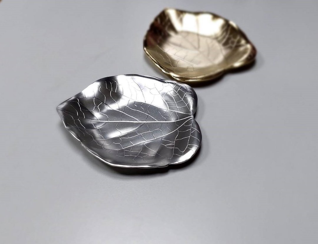 日本Shinko 日本制餐具-心型叶片小碟-银色款 - 浅碟/小碟子 - 不锈钢 银色
