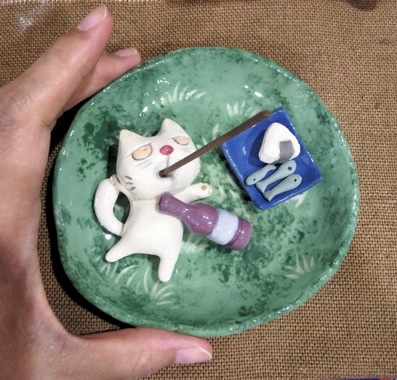 公园野餐的微醺喵大叔香插座 - 玩偶/公仔 - 陶 绿色