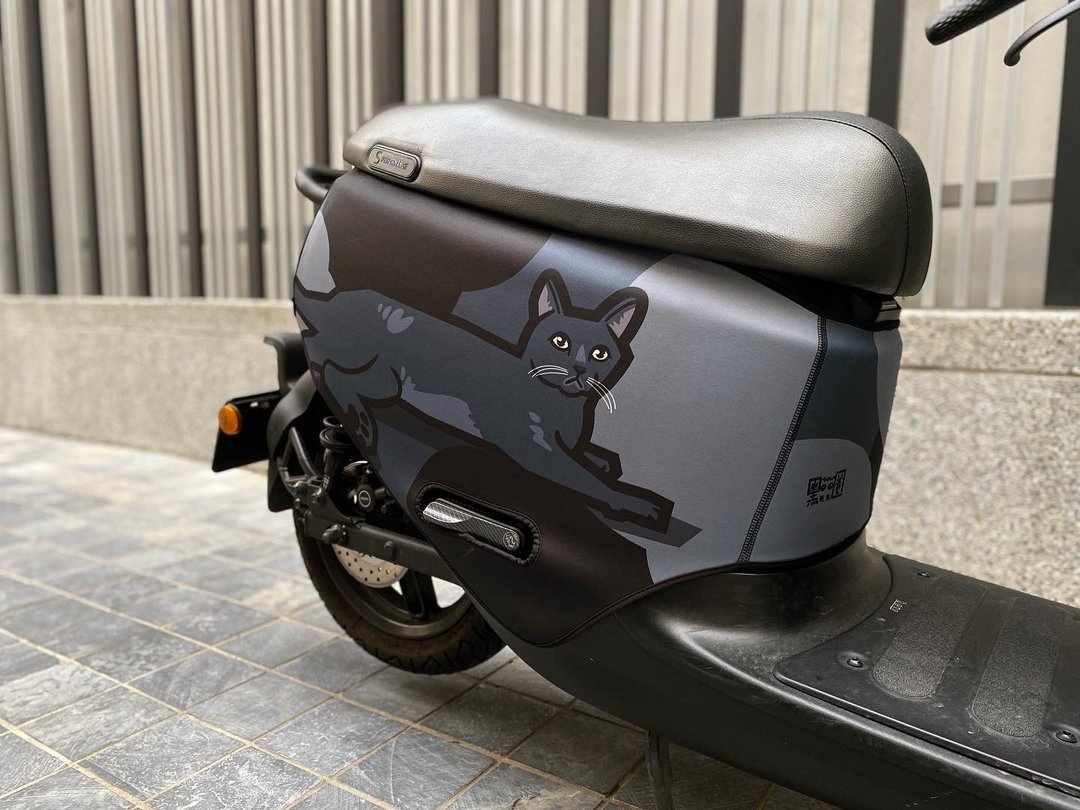 侧躺猫咪-黑猫/背景如图- gogoro 车套 防刮车套 - 其他 - 聚酯纤维 咖啡色