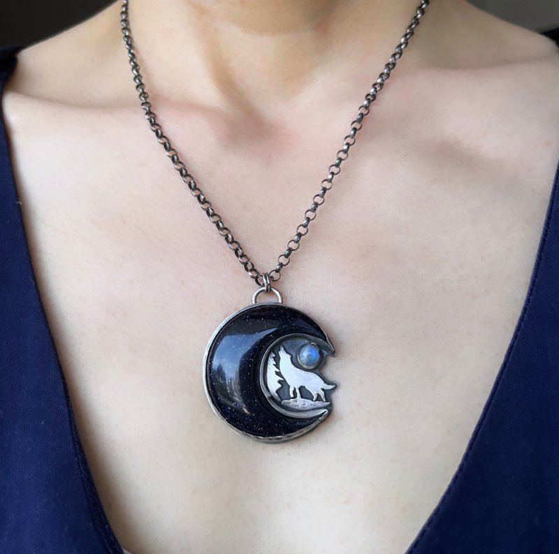 狼和月亮的项链　纯银项链 月光石 - 项链 - 纯银 蓝色
