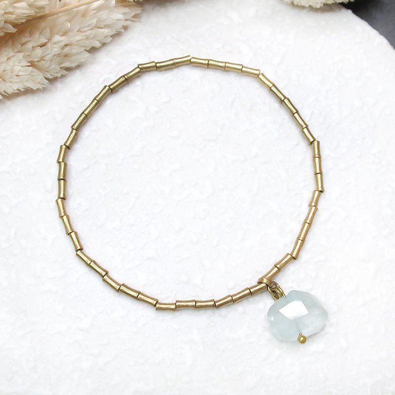 VIIART。冰魄 。海蓝宝石黄铜手环|天然石原石不规则 - 手链/手环 - 铜/黄铜 蓝色