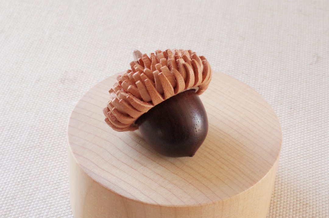 Acorns in Japan: Sawtooth oak (wooden aroma diffuser, pendant) made-to-order - 项链 - 木头 咖啡色