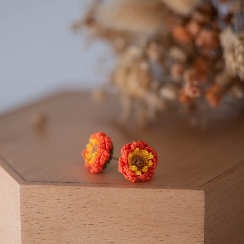 【百日菊】 耳环 微钩 针织 小花 耳饰 耳夹 手作 耳针 - 耳环/耳夹 - 绣线 橘色