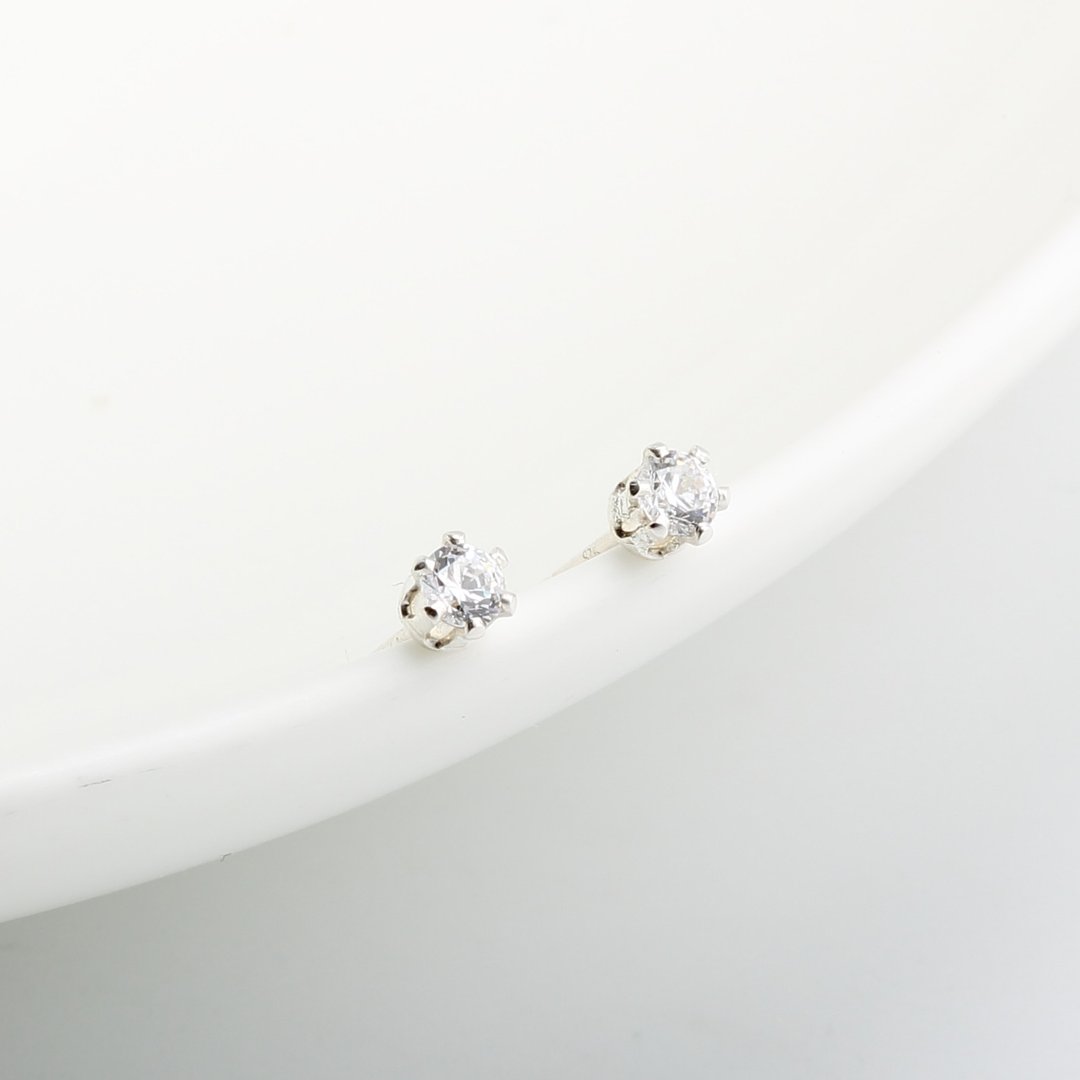 【Angel & Me】迷你 皇冠 3mm 瑞士单钻 钻石 s925 纯银耳环 耳夹 - 耳环/耳夹 - 钻石 透明