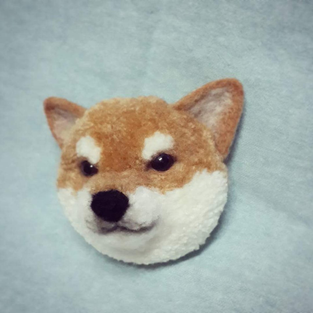 【羊乐多X羊毛毡 动物ぽんぽん pompom 黄柴犬 不吐舌款 胸针 - 胸针 - 羊毛 咖啡色
