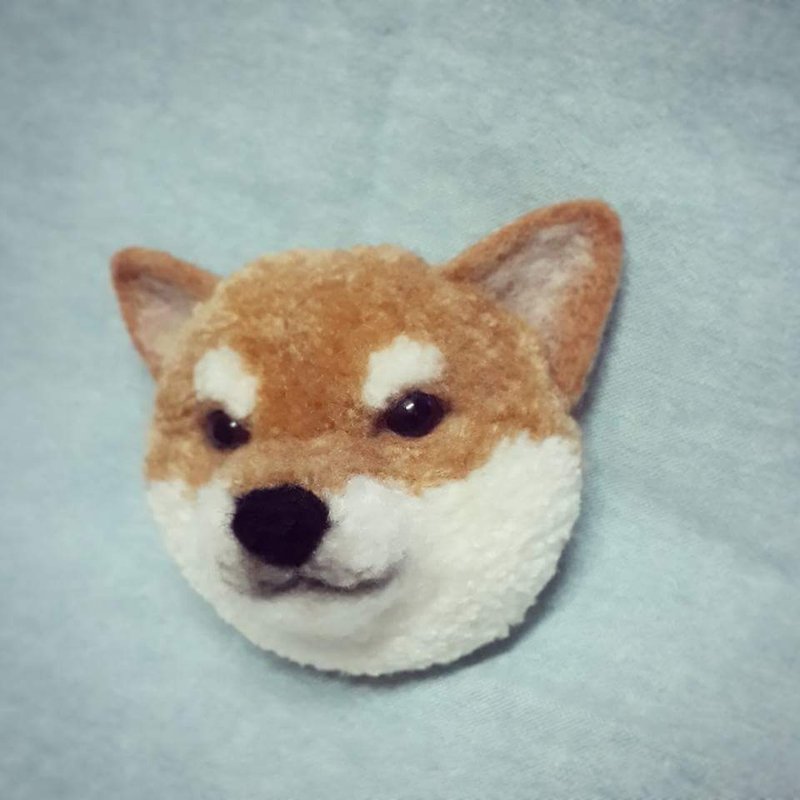 【羊乐多X羊毛毡 动物ぽんぽん pompom 黄柴犬 不吐舌款 胸针 - 胸针 - 羊毛 咖啡色