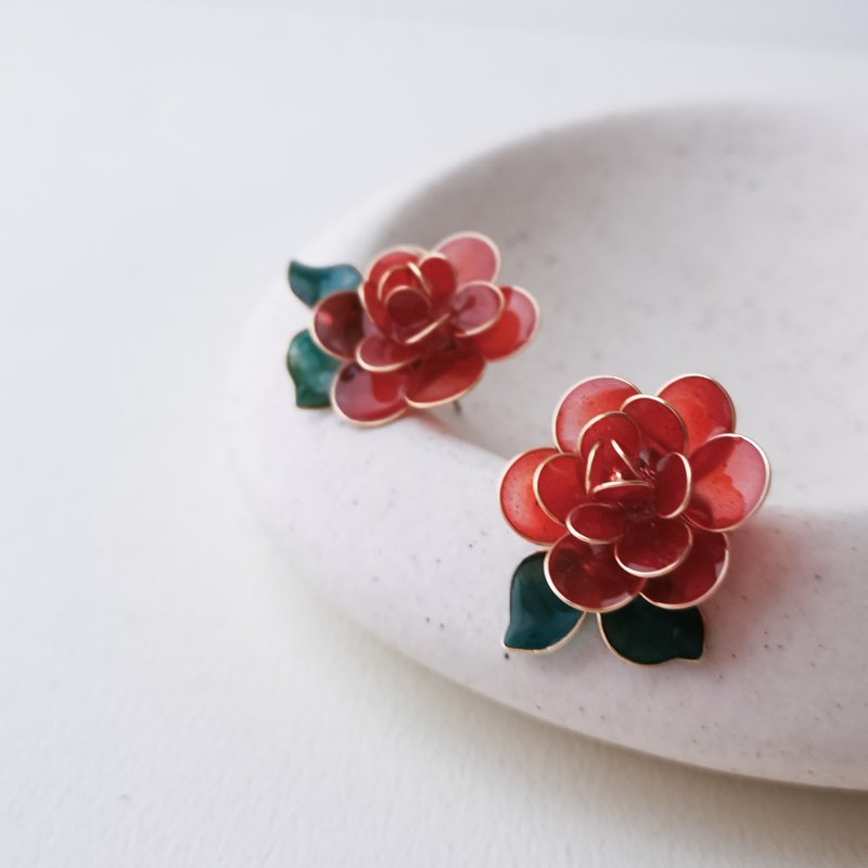 【定制化商品】山茶花-树脂耳环 造花液 水晶花 树脂花 - 耳环/耳夹 - 树脂 红色