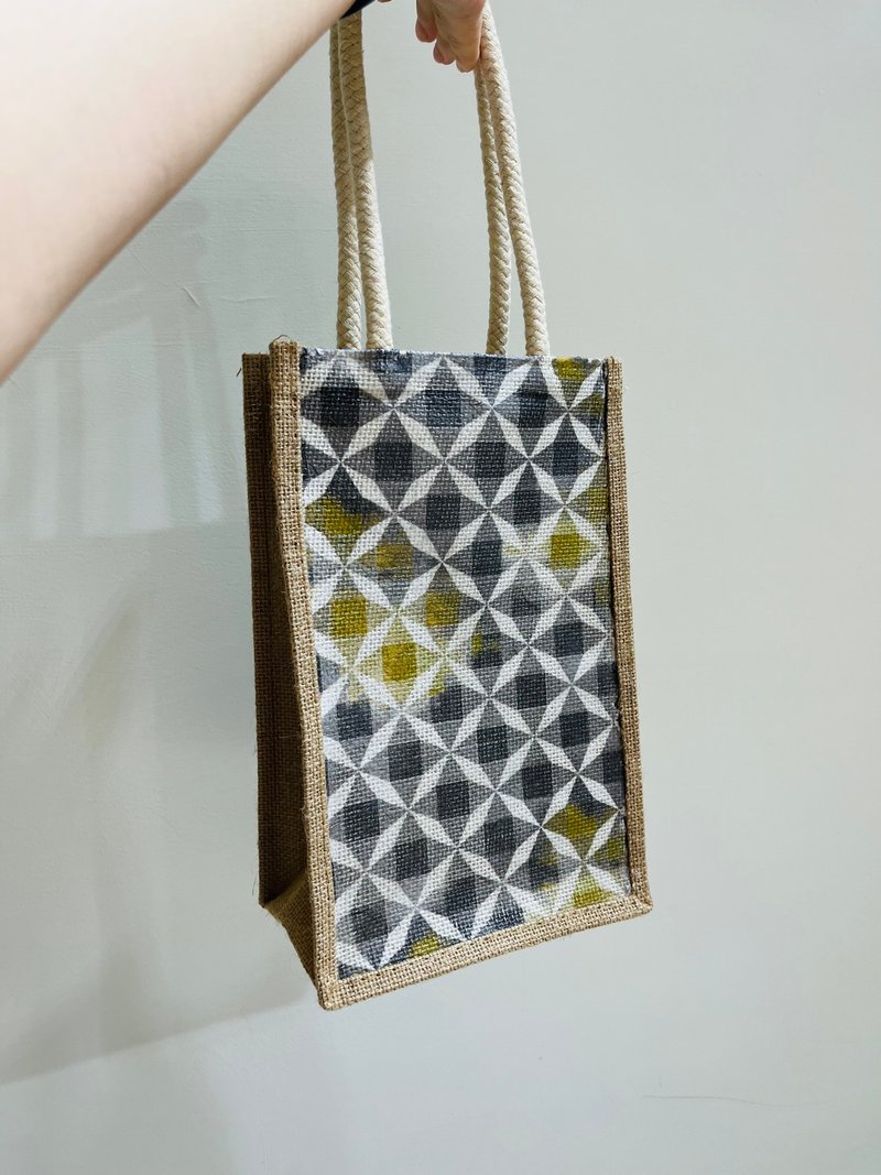 随手一提麻布袋 红酒提袋 购物袋 肩背 手提 纸艺拼贴 蝶古巴特 - 手提包/手提袋 - 聚酯纤维 粉红色