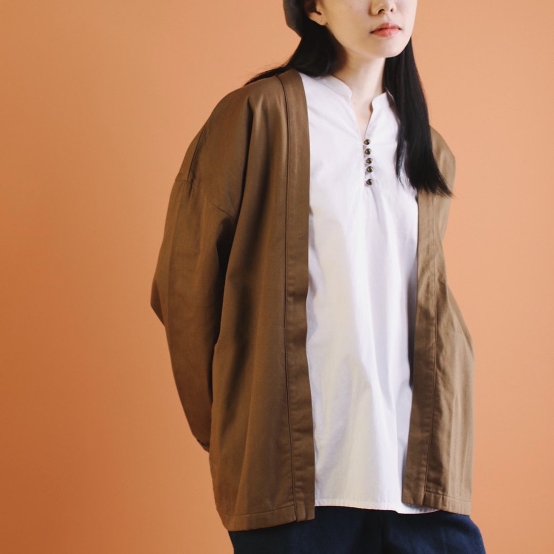 OMAKE.jp 后领刺绣和式外套FeteJacket 褐 - 女装休闲/机能外套 - 棉．麻 咖啡色