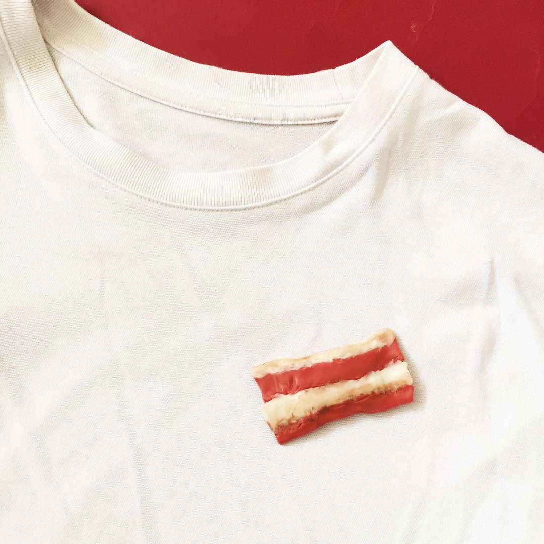 Bacon Brooch - 胸针 - 粘土 红色