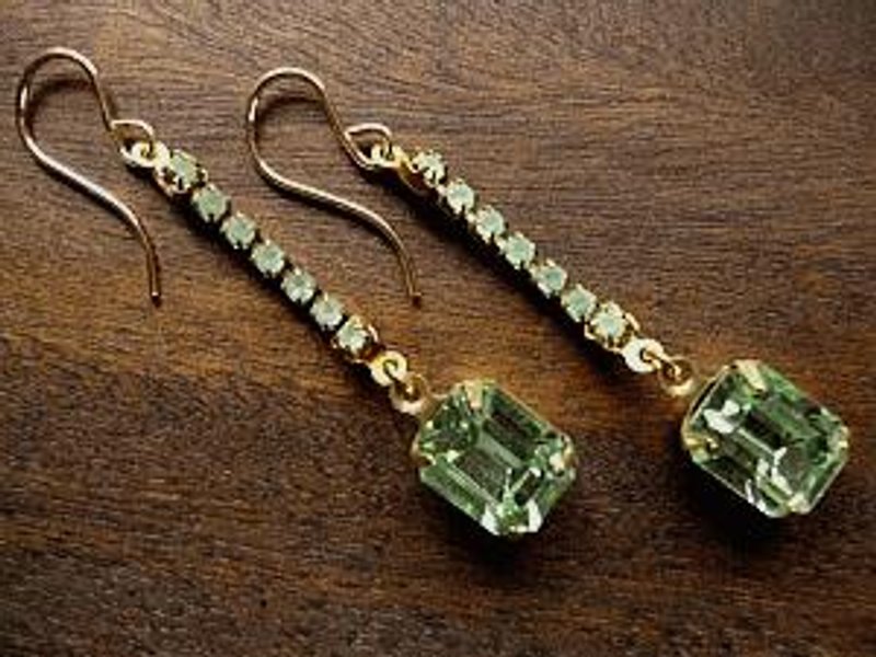 Alianna - 耳环/耳夹 - 玻璃 绿色