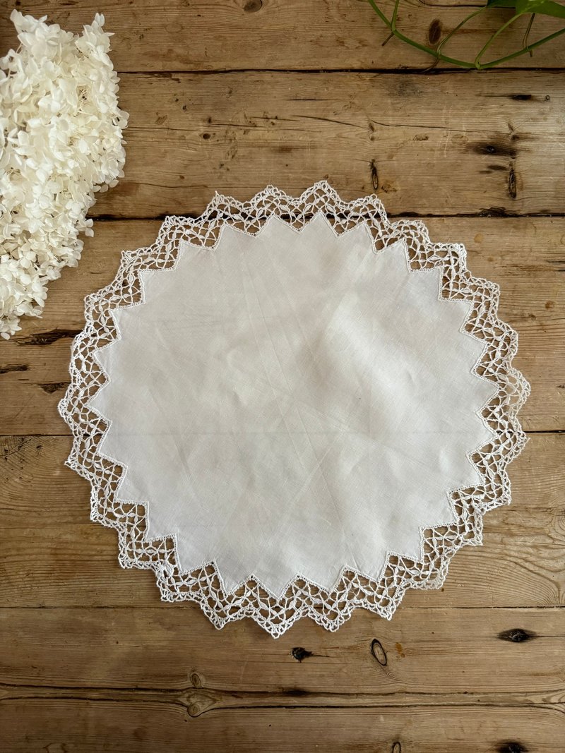 40635-迷人法国古董蕾丝垫 43x43cm - 餐垫/桌巾 - 棉．麻 