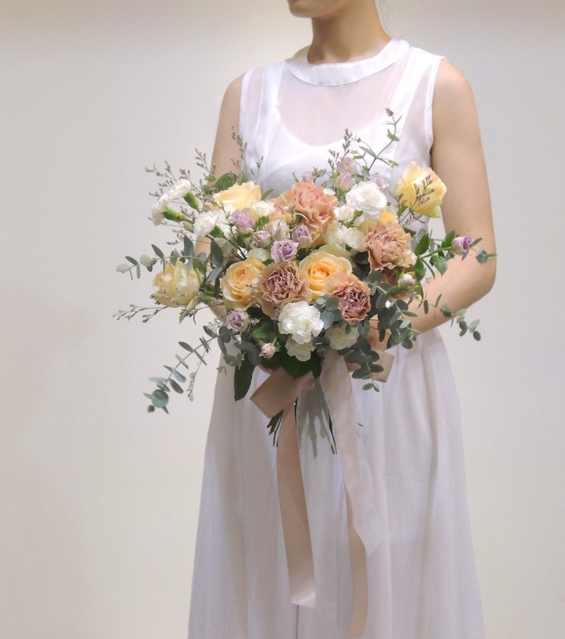 黄粉浅紫色系玫瑰康乃馨鲜花捧花─婚礼婚纱照外拍新娘捧花 - 干燥花/捧花 - 植物．花 粉红色