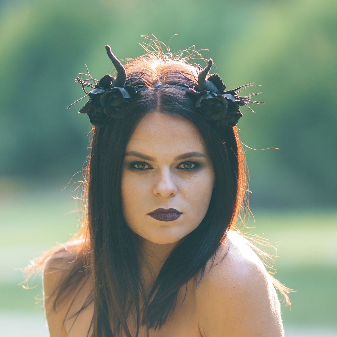 Horns headpiece Flowers woman crown Cosplay Festival headdress Demon Devil horns - 发饰 - 其他材质 黑色