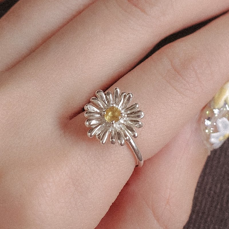 Daisy Ring 雏菊花 黄色蓝宝石 纯银戒指  生日 礼物 送礼推荐 - 戒指 - 纯银 银色