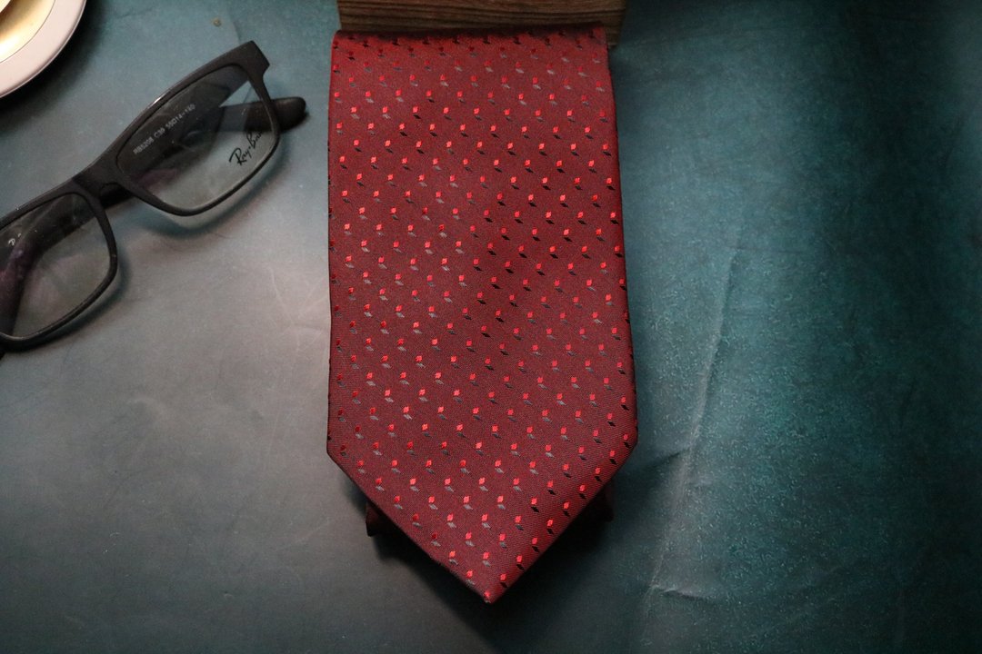 红色波点真丝领带婚礼新郎伴郎necktie - 领带/领带夹 - 丝．绢 红色