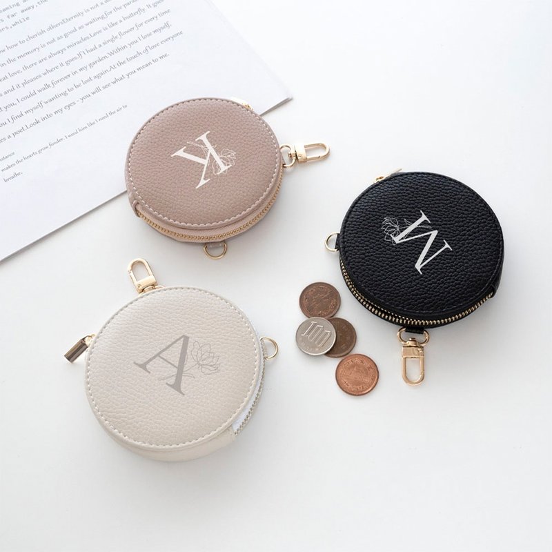圆形收纳小包 【 简约字母 × 花 】 丸形小包 多功能收纳包 零钱包 零钱袋 小物收纳袋 迷你钱包 HE18U - 化妆包/杂物包 - 人造皮革 咖啡色
