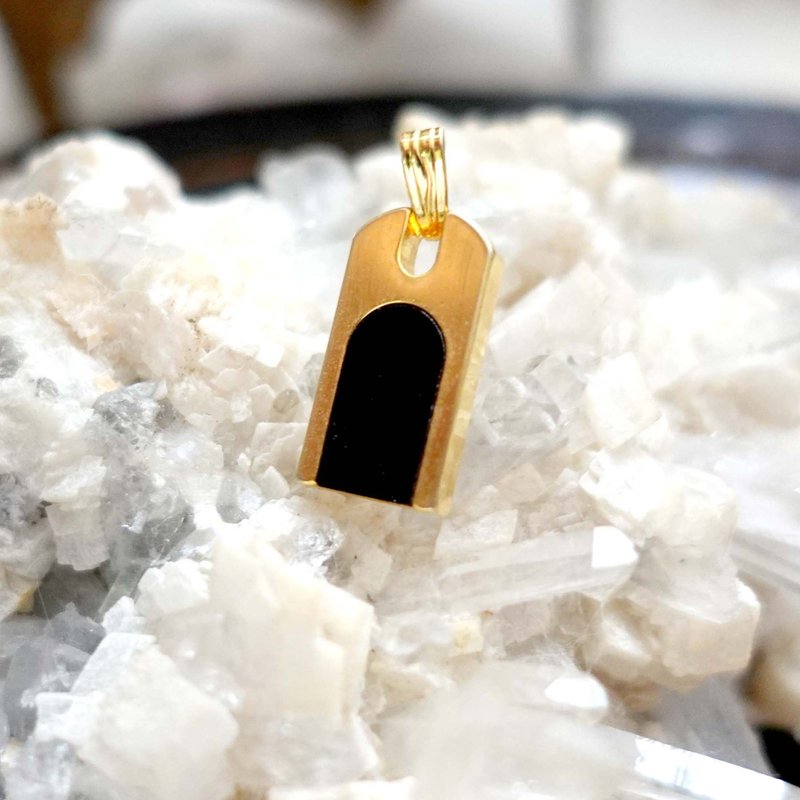 日本中古18K真金方型吊坠拼黑曜石水晶 古着珠宝首饰饰品项链颈链 - 项链 - 其他金属 金色