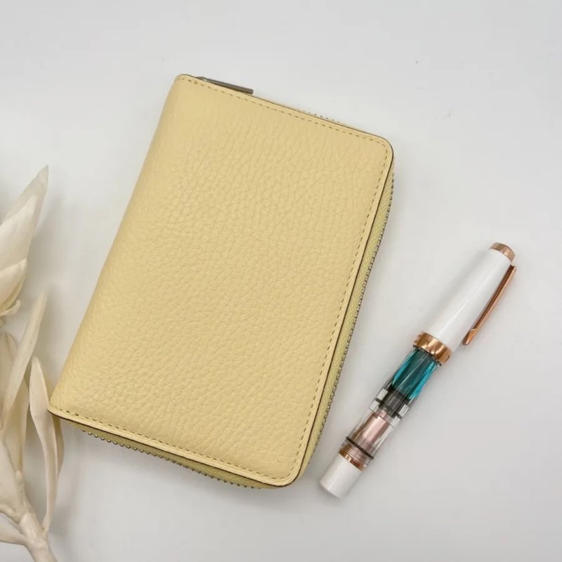 【Brelio】Morbid M5 尺寸 系统手帐 圆形拉链 11mm - 笔记本/手帐 - 真皮 黄色