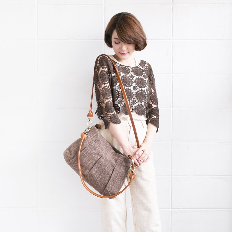 Cross-body and Shoulder Three Pleat Size L Botanical Dyed Cotton - 后背包/双肩包 - 棉．麻 