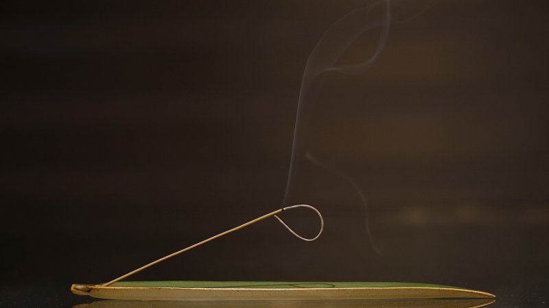 天然芗 典藏越南富森红土线香 10g装 - 香薰/精油/线香 - 木头 红色