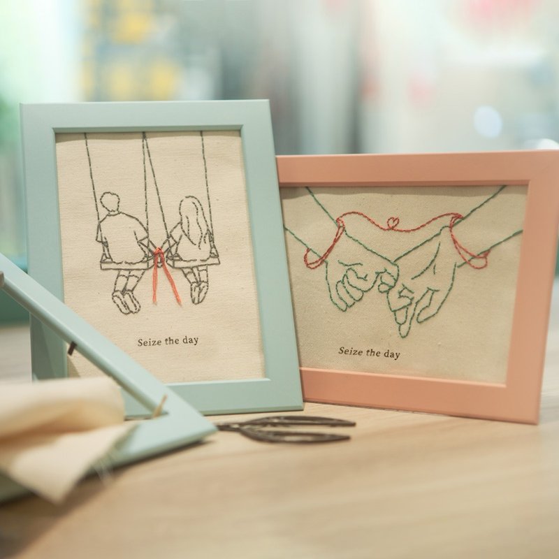 【定制情人礼物】刺绣材料包DIY /  月老过香炉红线 / 中英字印制 - 编织/刺绣/羊毛毡/裁缝 - 棉．麻 红色