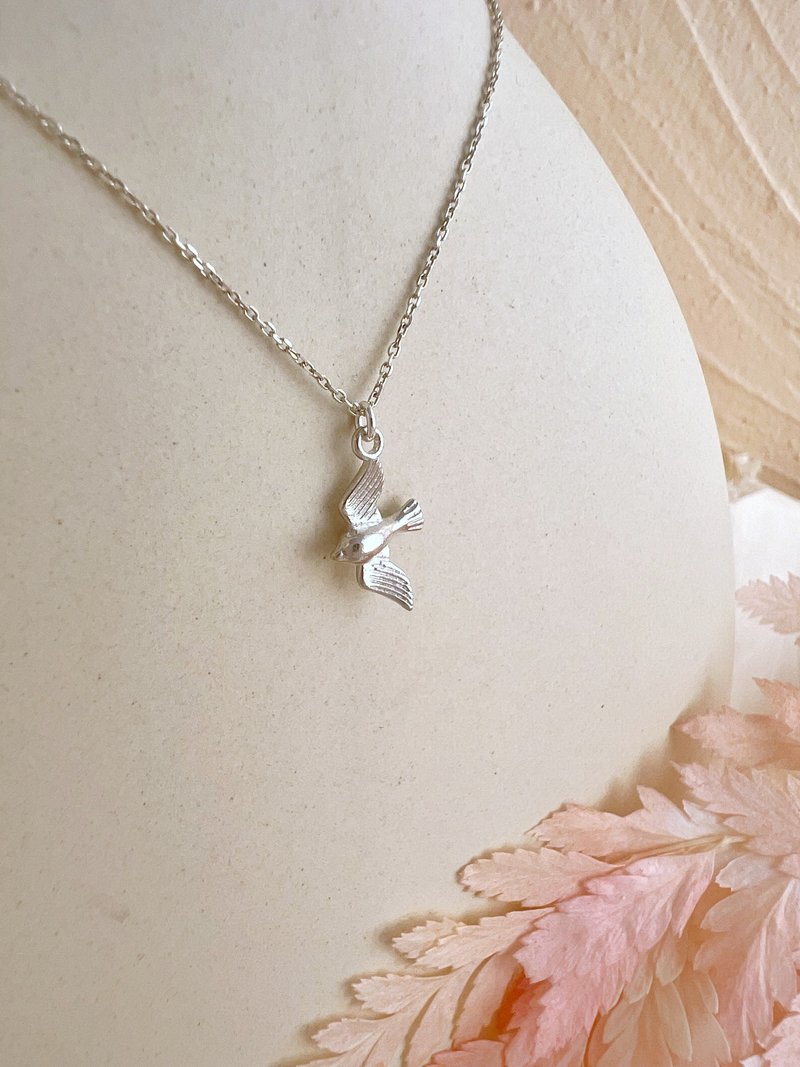 【精致礼盒】纯银飞鸟项链－青鸟 # 925纯银 简约 可水洗 - 项链 - 纯银 银色