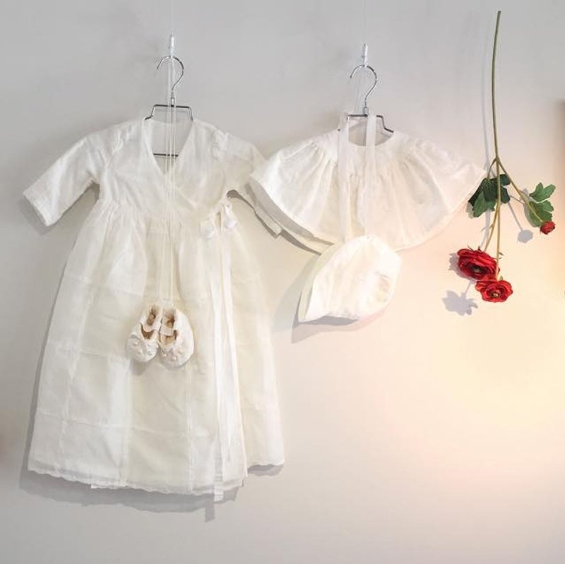 The first baby gift　White ceremony set - 满月礼盒 - 棉．麻 白色