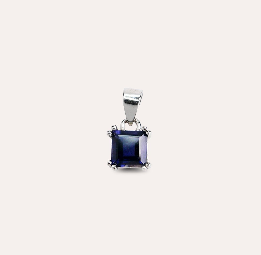 安珠 堇青石 蓝色 方形 5mm 坠子 经典系列 Square P 宝石银饰 A - 项链 - 银 蓝色