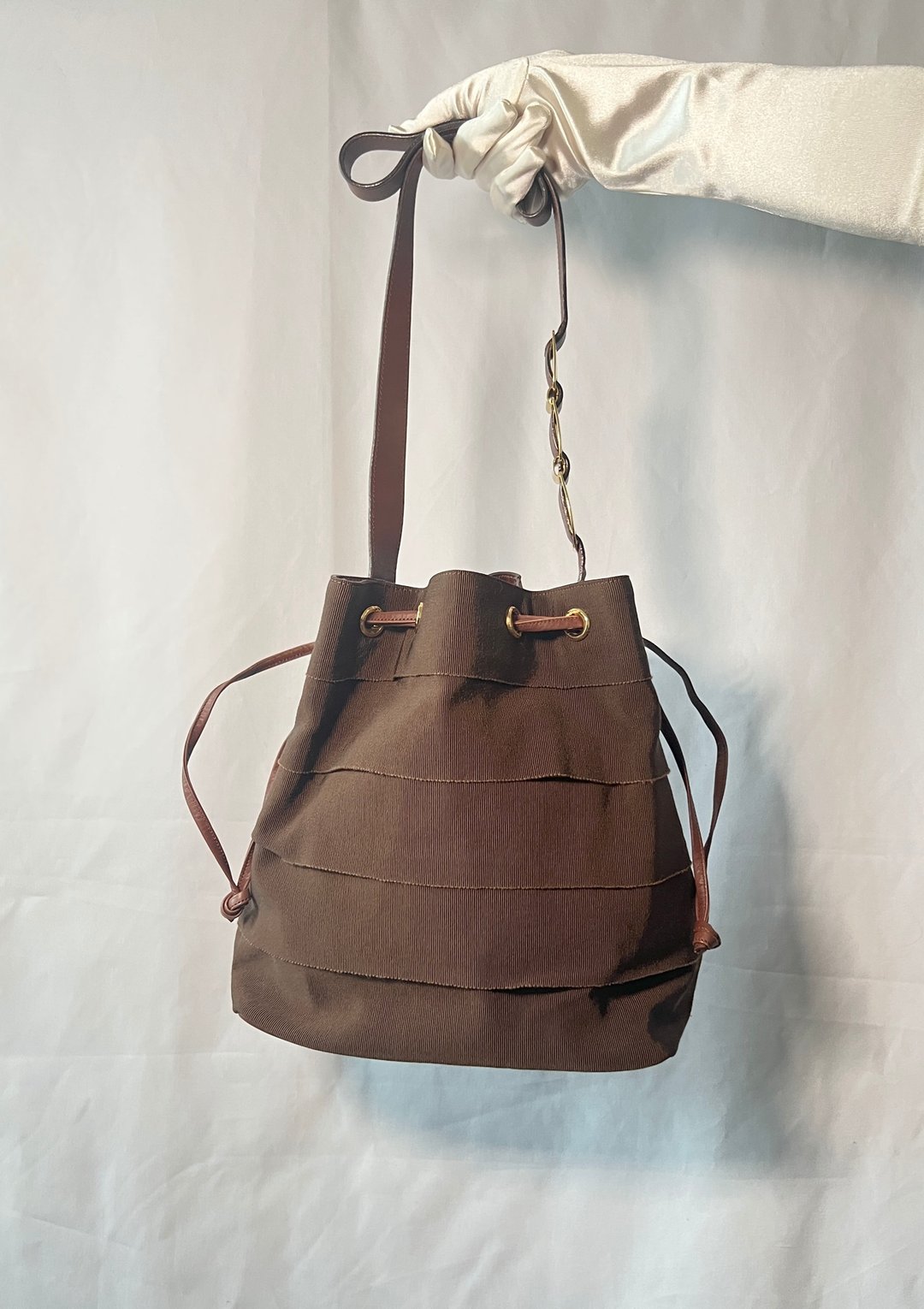 Ferragamo啡色水桶包 稀有金色金属牌肩带 侧背斜背肩背袋 中古 - 束口袋双肩包 - 其他材质 咖啡色