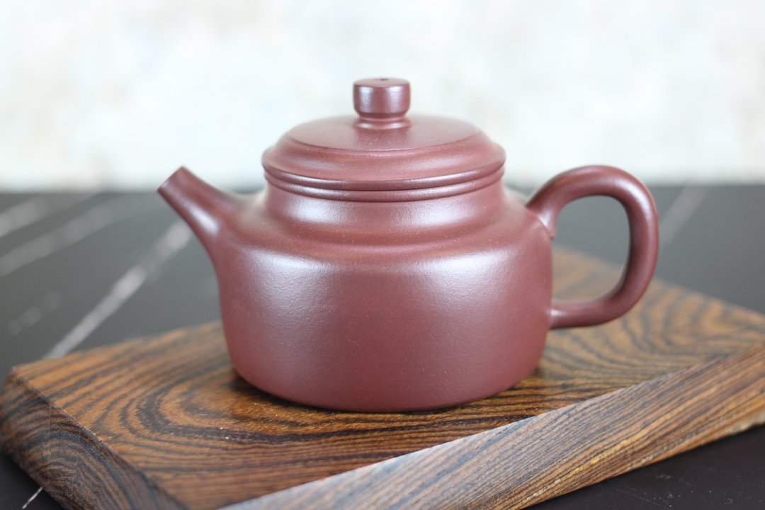 【圣诞礼盒】德钟 龙血砂 宜兴紫砂壶 纪艳敏老师 200ml - 茶具/茶杯 - 陶 