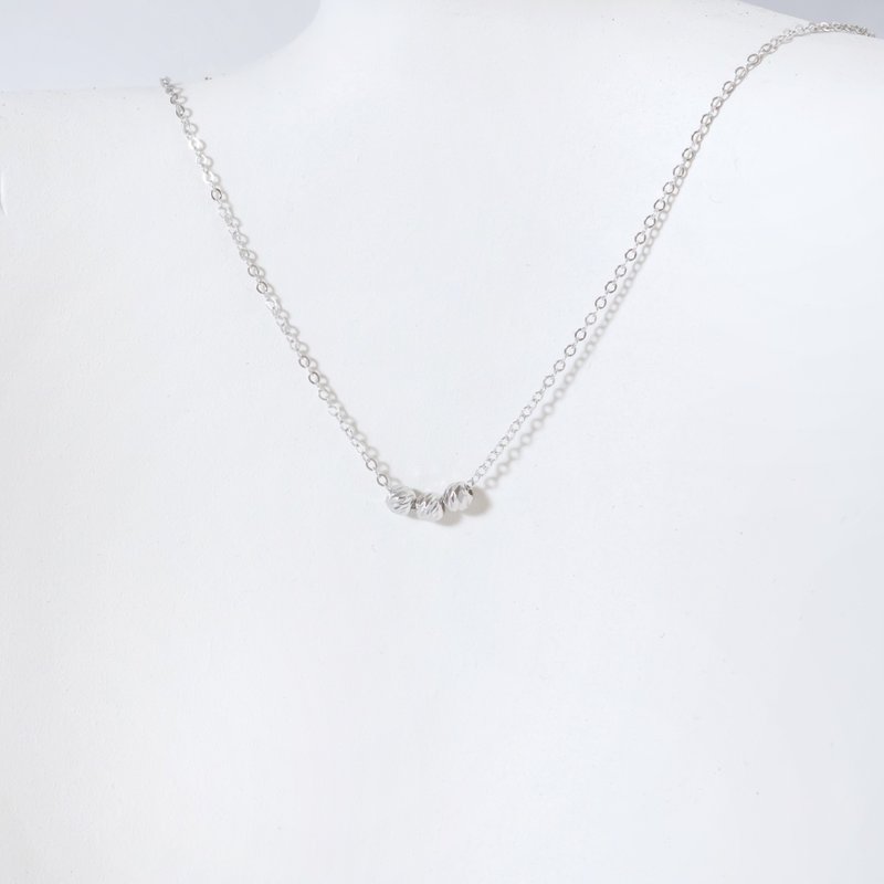 简约三颗闪闪小银球925纯银项链 锁骨链 - 项链 - 纯银 银色