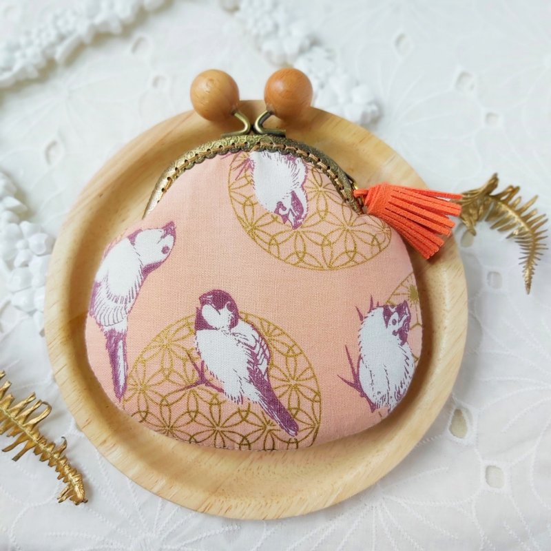 8.5厘米烫金小鸟粉橘色零钱卡片木扣流苏口金包 - 零钱包 - 棉．麻 橘色