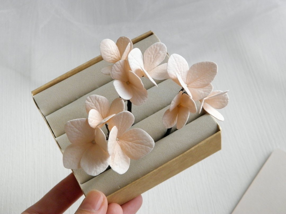Peach flower hair pins Hydrangea wedding hair piece Floral headpiece bride - 发饰 - 其他材质 白色