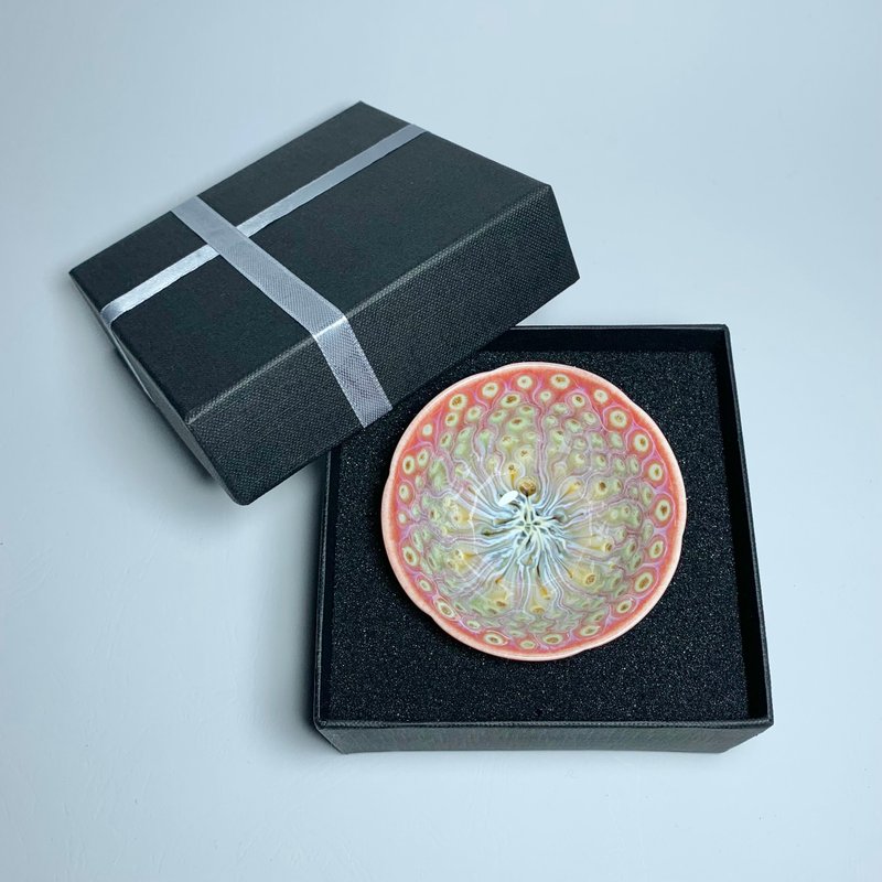 孔雀开屏 葵花杯 80ml 邱毓宁 莺歌制 A10-39 - 茶具/茶杯 - 瓷 多色