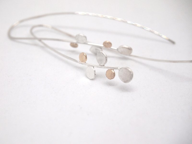 【Coal 系列】#a2 点点长耳环/ 925银/ K金/ 手工礼物/ 定制化 - 耳环/耳夹 - 银 白色