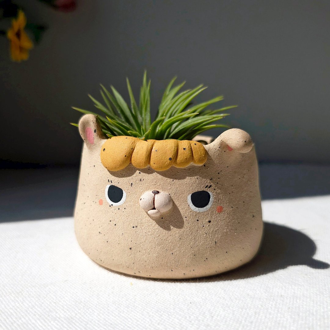 Cookie 'n cream bunny plant pot. - 植栽/盆栽 - 陶 