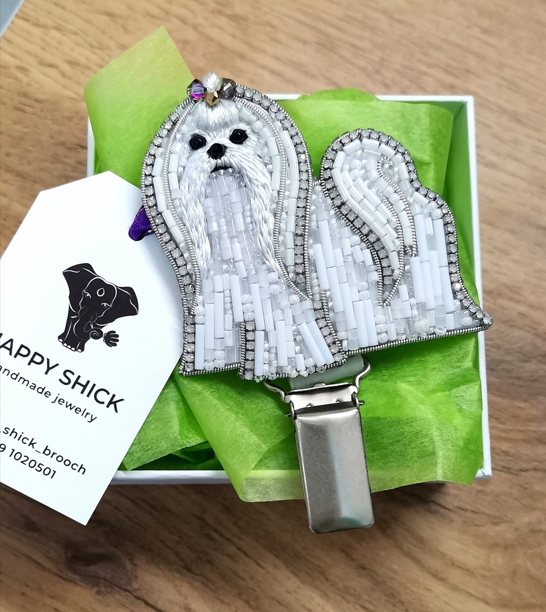 Maltese jewelry brooch, Maltese pin, dog show, Maltese gift, pet portrait - 胸针 - 玻璃 白色