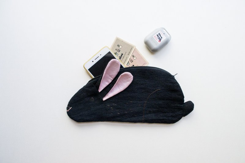 兔 Bunny Loaf zip pouch case - 墨 - 其他 - 棉．麻 黑色