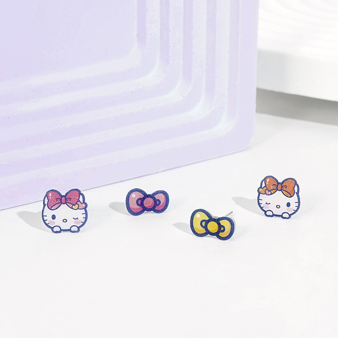 Hello Kitty 50周年-凯蒂猫造型耳环组-姊妹款 - 耳环/耳夹 - 其他金属 多色