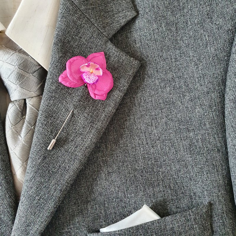 胸針 Men's lapel pin pink orchid Leather boutonniere 3rd anniversary gift - 胸针 - 真皮 粉红色