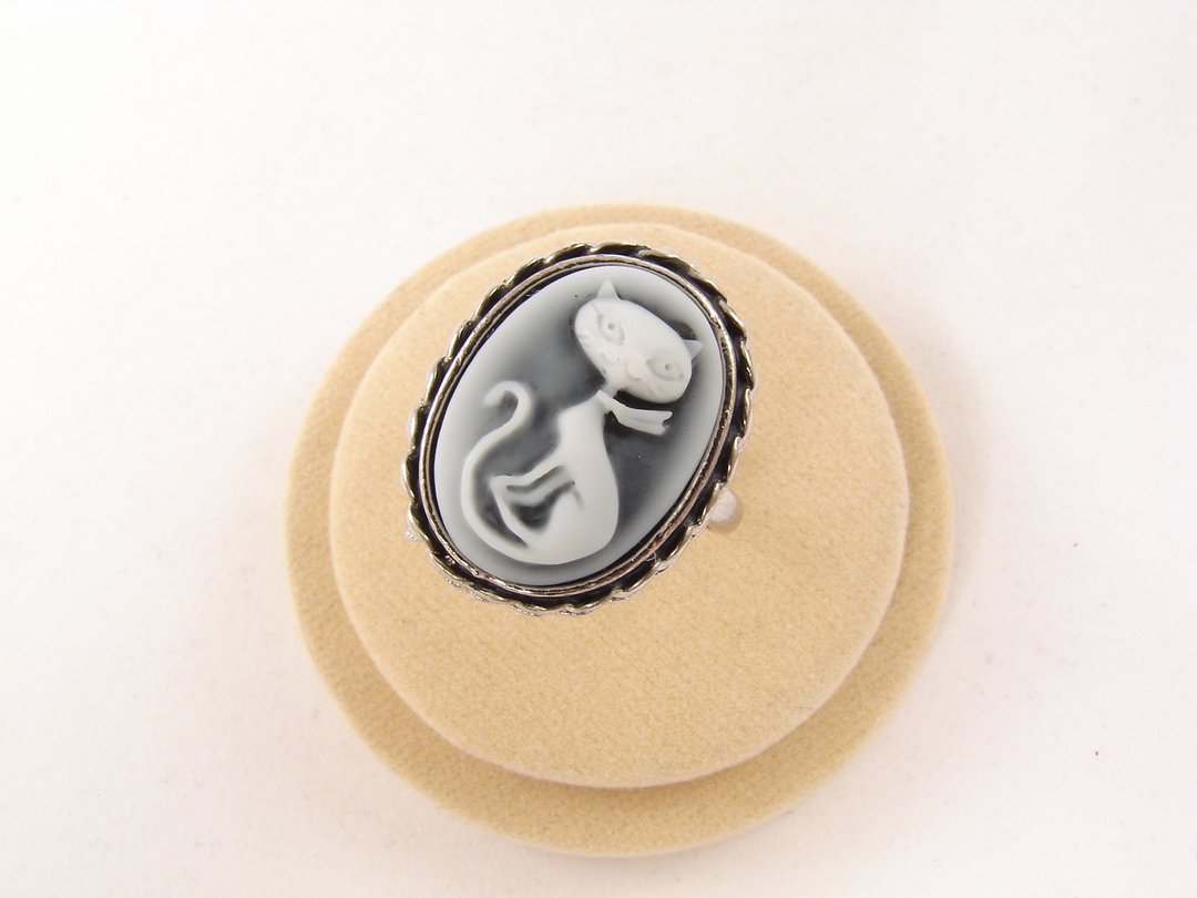 Cat Kitten Cameo Gray Black White Silver Oval Adjustable Ring Woman Jewelry Gift - 戒指 - 其他材质 银色
