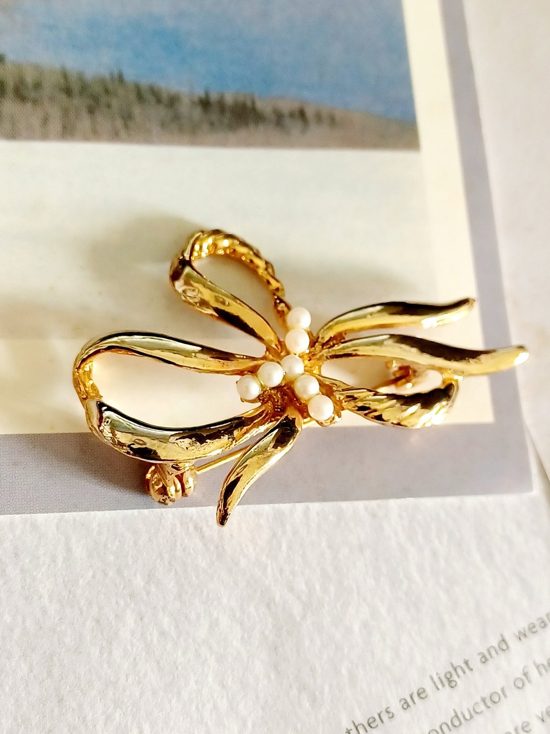 vintage jewelry 优雅缀珠金色蝴蝶结 别针 胸针 - 胸针 - 其他金属 